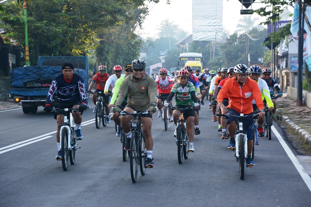 Tingkatkan Kebugaran Tubuh Sepeda Santai